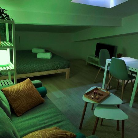 Studio Avec Lumiere D'Ambiance - Proche Victoire Lägenhet Bordeaux Exteriör bild