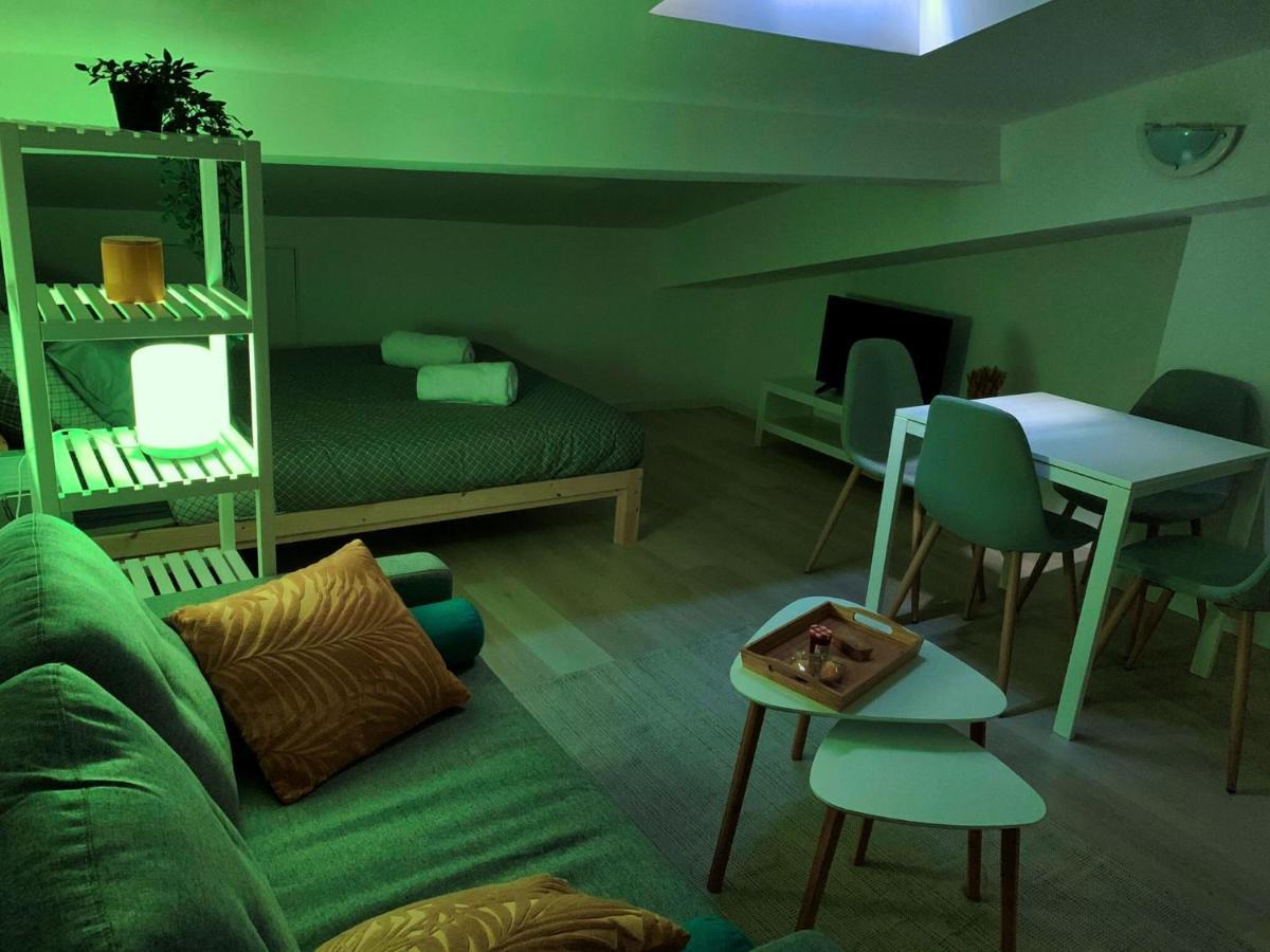 Studio Avec Lumiere D'Ambiance - Proche Victoire Lägenhet Bordeaux Exteriör bild