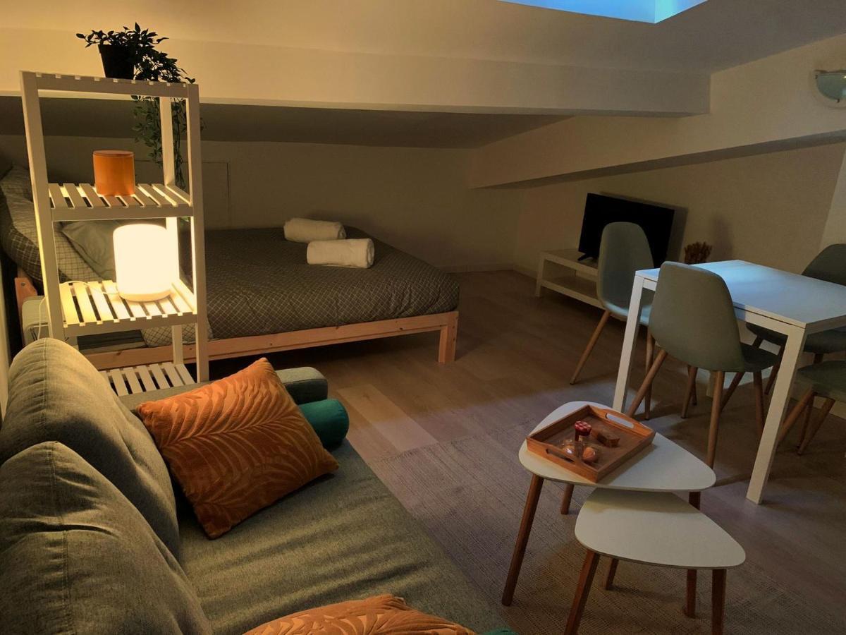 Studio Avec Lumiere D'Ambiance - Proche Victoire Lägenhet Bordeaux Exteriör bild